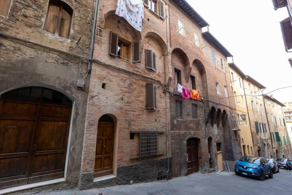 Casa Onda - Nel Cuore Della Contrada Siena Exterior foto
